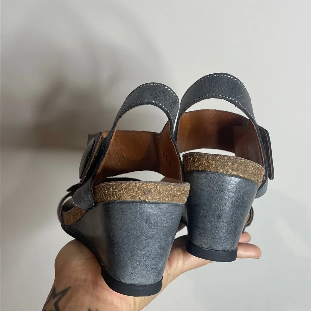 Taos | Women’s Carousel 3 Wedge Strappy Sandals Size 7.5